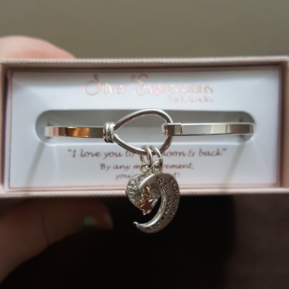 "I love you to the moon &back"fine silver bracelet